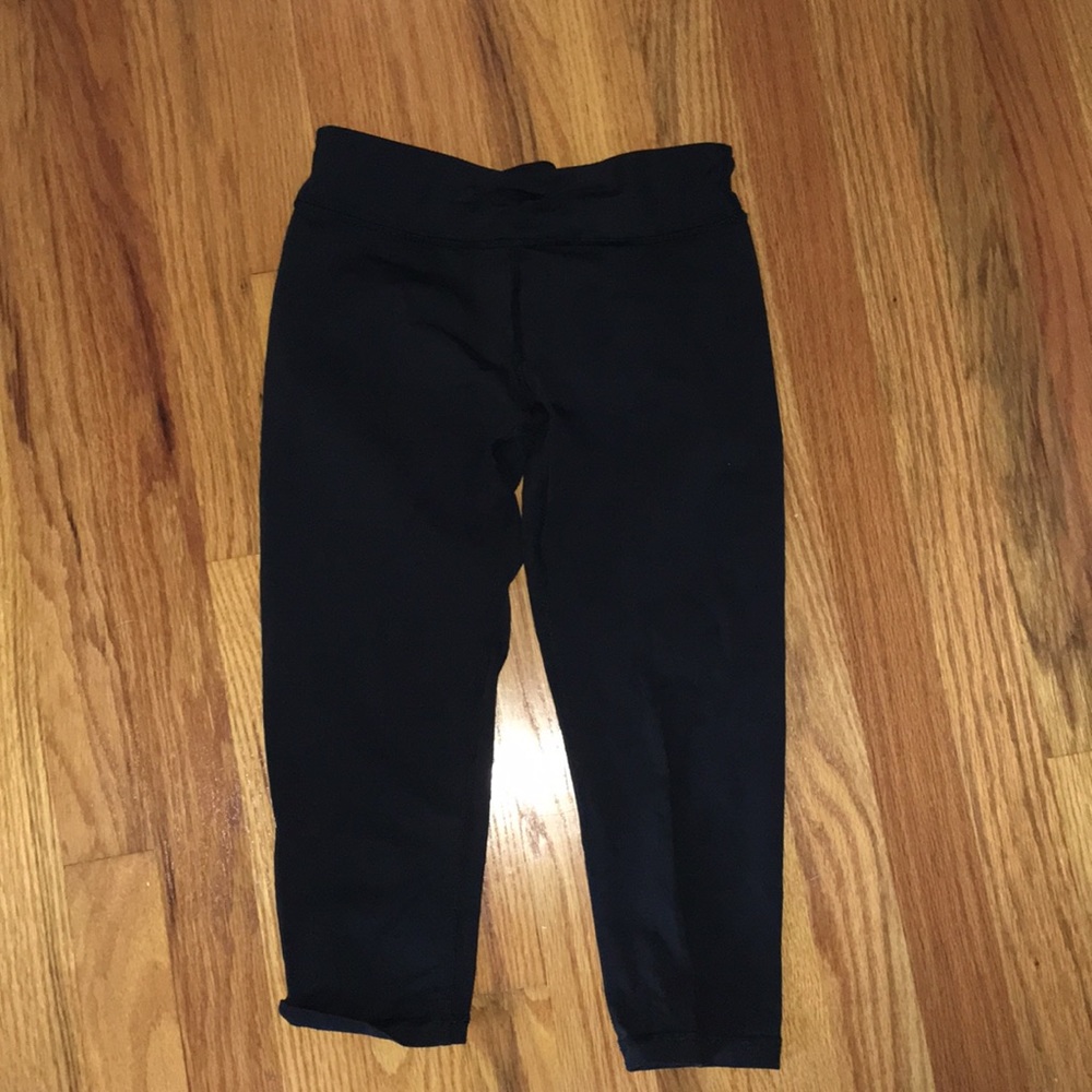 Ivivva black cropped leggings